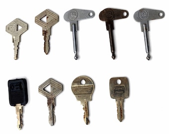 Vintage Door Key Set, 11 Pieces Antique Metal Skeleton Keys, Decorative Rustic Collection For Crafts, Old Fashioned Art Decor Gifts