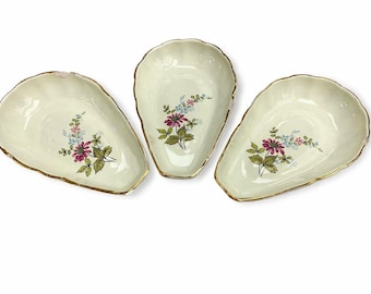 Ciotole per snack in porcellana con decorazioni floreali vintage, piatti da portata con bordo dorato, piattino portagioie a forma di foglia, set di vassoi in ceramica antica, vassoio per il tè.