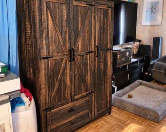 Farmhouse 3-Door Wardrobe, Rustic Wooden Armoire with Hanging Rod & Adjustable Shelves