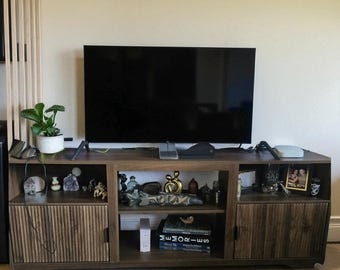 Fluted Walnut Wood Media Console – Mid-Century Modern TV Stand
