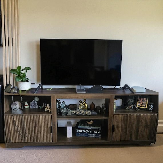 Fluted Walnut Wood Media Console – Mid-Century Modern TV Stand