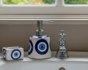 Keramische badkamerset Blue Eye | Moderne zeepdispenser en kandelaar