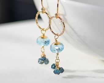 Topaz und blaue Diamant-Tropfen-Ohrringe. Gold Filled Blauer Diamant und Topas. Diamant Schmuck. Kurze Ohrringe. E82/22