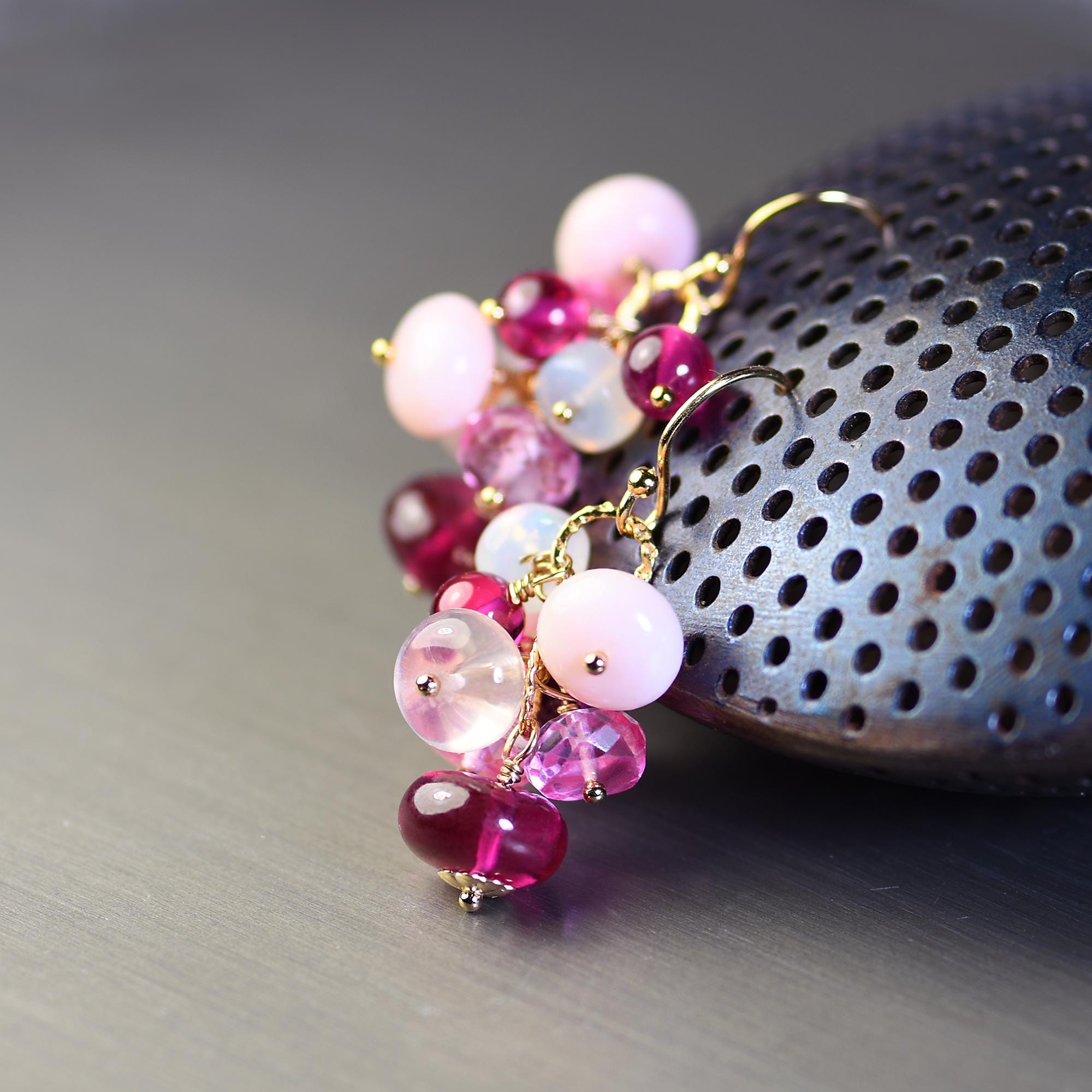 Rubin, Pink Opal und Pink Topas Gold Filled Ohrringe. Rosa Edelstein Ohrring. Rubin Ohrringe. Rosa Schmuck. Geschenk für Geburtstag, Urlaub