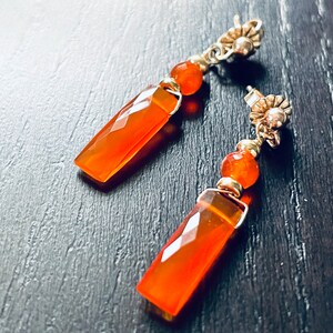 Karneol Tropfen Ohrringe. Gold Filled Ball Ohrstecker. Kurze orange Edelstein Ohrhänger. E158/23