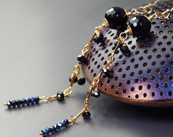 Lange Gold Filled Spinell und Schwarzer Onyx Ohrhänger. Boho Schwarzer Edelstein Ohrringe. Schwarze Spinell Ohrringe. Geschenk Ohrringe