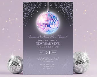 Convite de Ano Novo com Bola de Discoteca Iridescente | Convite para Festa de Ano Novo 2026 em Roxo e Prata Metálico | Modelo Editável do Canva para Imprimir