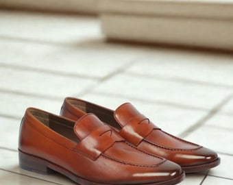 Mocasines de cuero marrón hechos a mano: Zapatos de vestir italianos sin cordones para hombre