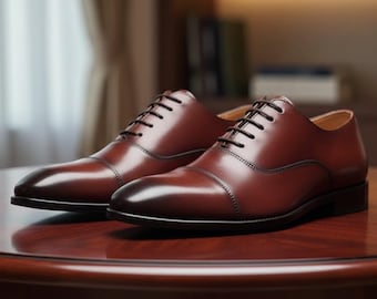 Handgemaakte bruinleren oxfordschoenen: geklede schoenen met kapje