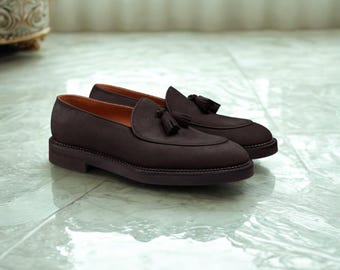 Mocasines de ante marrón para hombre / Zapatos de vestir hechos a mano / Zapatos sin cordones de estilo italiano