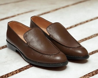 Handgjorda bruna läderloafers: Klassiska slip-on-skor för män