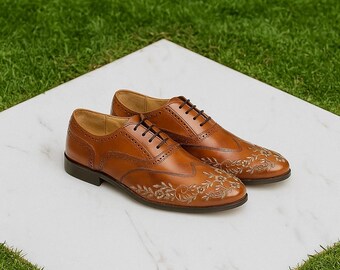 Handgemaakte leren oxfordschoenen: geborduurde brogue-schoenen met bloemen