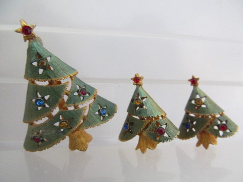 Holiday Rhinestone Brooch Christmas Tree Demi Parure Brooch Christmas Pin Earrings Clip Earrings