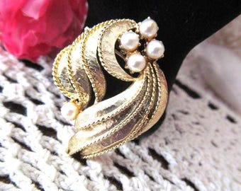 Vintage Faux Pearl Gold Tone Brooch, Costume Jewelry Pin, Beaded Brooch