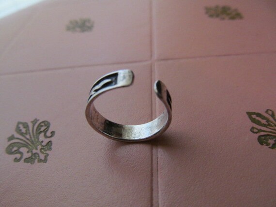 925 Sterling Toe Ring Scrolling Design - image 5