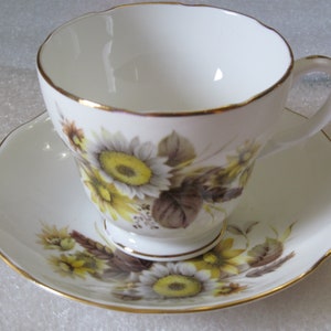 Pink Rose Floral Gold Trim Towle Fine Bone China Bell