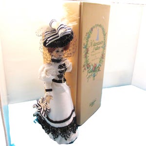 Valentine Ladies Marianna Porcelain Doll Designed by Pamella Valentine for Gorham 1988 11&quot;