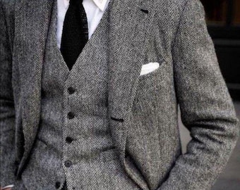Costume 3 pièces homme gris à chevrons en laine tweed : tenue sur mesure pour bal de promo