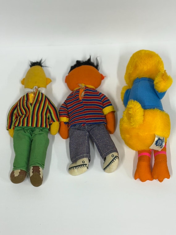 ヴィンテージ　sesame street Ernie Bert ぬいぐるみ Vintage Sesame Street Bert and Ernie With Big Bird Plush Toy - Etsy