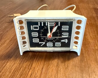 Vintage Westclox Electric Alarm Clock Tide II Model Cream White 1970s