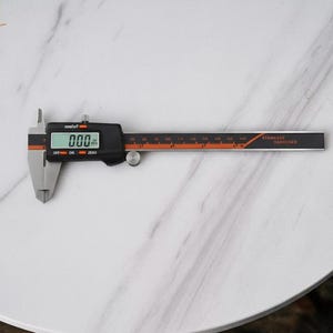 Hochwertiger klassischer digitaler Messschieber 6 ″ / 150 mm, Edelstahl -LCD-Anzeige, hochpräziser Messschieber, bester US-Juweliersmessschieber, Geschenk für ihre Messung