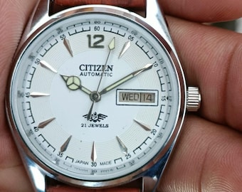 Montre-bracelet vintage Citizen automatique 8200 remise à neuf, jour et date pour hommes, cadran blanc, Japon