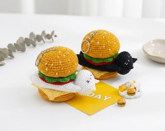 Crochet Burger Cat Keychain – Handmade Cute Kitty Amigurumi Charm