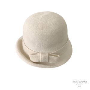Vintage-Inspired Cloche Hat, Elegant Felt Bell-Shaped Cap, Classic Ladies Hat, Fall Winter Hat, Versatile Hat, Wool Cloche Hat, Gift for Her