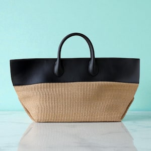 Raffia Tote Bag, Large Woven Beach Bag, Cow Leather and Raffia Top Handle Bag, Handmade Straw Tote,  Vacation Bag for Women, Gift for Mom