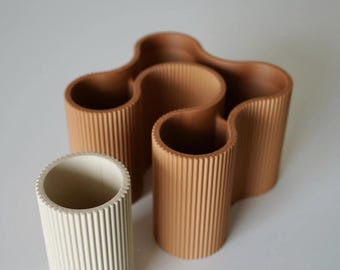 Minimalist Desk Organizer: Modern Pen Holder