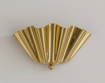 Mid-Century Brass Half Flower Wall Sconce, Handmade Modern Brass Wall Light, Vintage Floral Wall Lamp, Luxury Bedroom Lighting