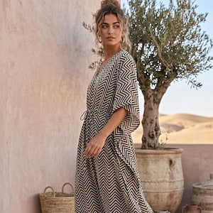 brown and black chevron dress Long jacquard dress with chevron pattern