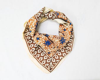 Pañuelo de algodón estampado a mano – Pañuelo floral marrón y azul