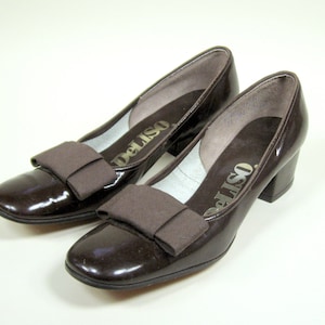 1960s Brown Patent Leather Pumps Bow Womens 6AA