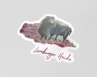 Sticker van de Lüneburger Heide met illustratie van Heidschnucken | Souvenir, lokaal thema & natuur, geschikt voor binnen en buiten, weerbestendig, autosticker