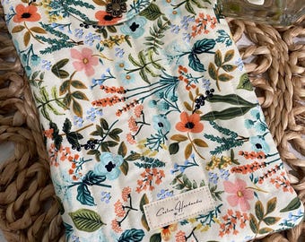 Rifle Paper Co, gesteppte Buchhülle mit Druckknopf (optional und passend dazu)
