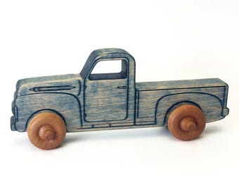 Montessori Wooden Pickup Truck – Blue Beech Wood Toddler Toy (Ages 1–3)
