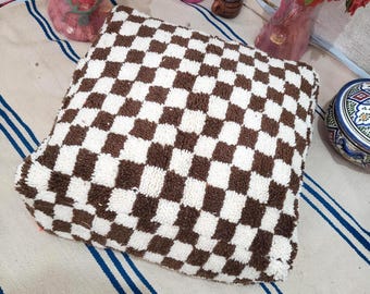 Handgefertigter Boujaad-Pouf aus brauner Berberwolle – Vintage marokkanischer osmanischer Stil (60 × 60 × 20 cm) | Großhandel möglich