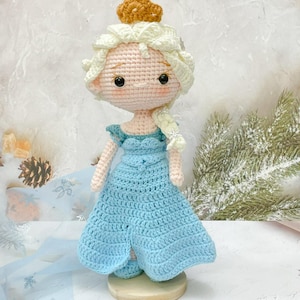 Virkad prinsess Elsa docka: Handgjord Amigurumi Frost Queen bild 1