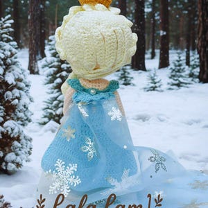 Virkad prinsess Elsa docka: Handgjord Amigurumi Frost Queen bild 5