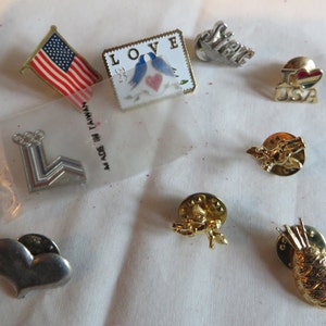 Lots of Vintage Pins Quilters, Olympic Pins and Others, vintage, pins, quilters, quilt image 4