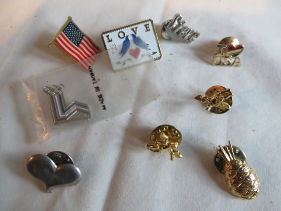 Lots of Vintage Pins- Quilters, Olympic Pins and … - image 4