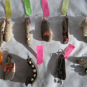 Variety of Driftwood Pendant Necklaces, necklace/pendants/driftwood/natural/copper/bird/cross