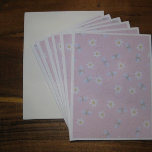 Bee notecards, set of 6 Boxed blank notecards, handmade nature note cards, Bee notecards w/envelopes, Daisy blank note cards, Teacher Gift