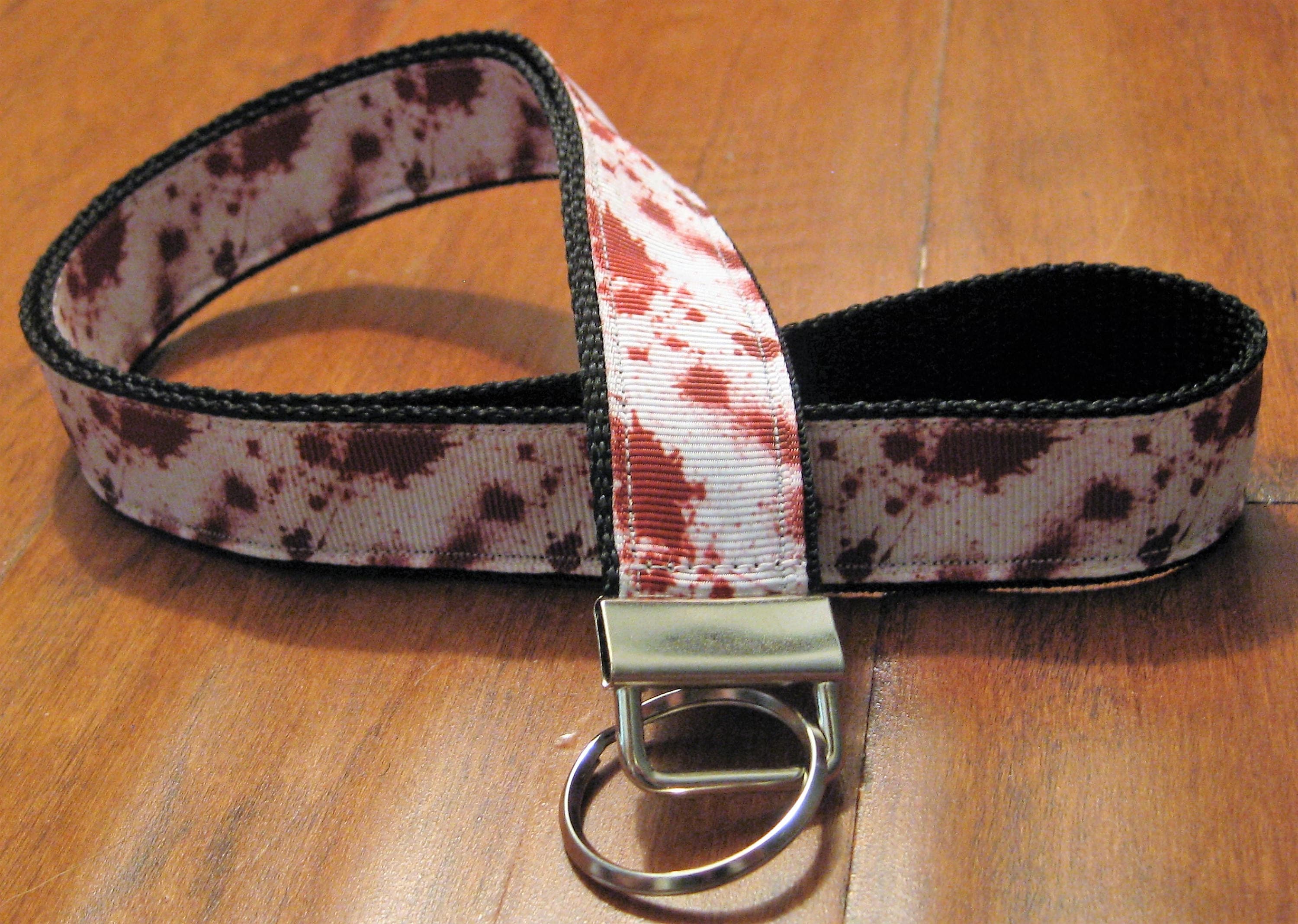 クリアランス CSI ストラップ、血しぶき、デクスター風ストラップ、バッジホルダー、CSI 学生証ホルダー、キーチェーン、犯罪現場リストレット、ギフト  - Etsy 日本, image size:3000x2135