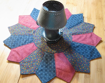 Dessus de table en assiette Dresde matelassée rustique bleu sarcelle : pièce maîtresse réversible