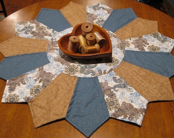 Plateau de table matelassé Paisley Dresden : pièce maîtresse réversible