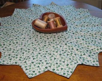 Irish Quilted Table Topper, Shamrock Table Topper, Dresdan Plate Table Topper, Quilted Placemat, Reversible Runner, Table Linen, Home Decor