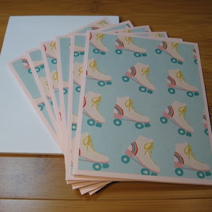 Cartões de anotações de patins, conjunto de 6 cartões feitos à mão em caixa, cartões de anotações de festa de patins com envelopes, cartões em branco, cartões de anotações de acampamento de verão, retrô dos anos 90