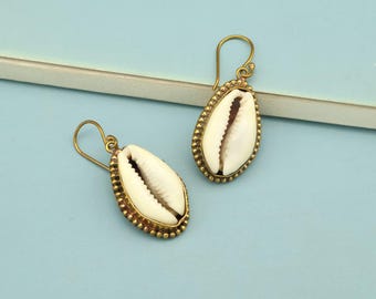 Pendientes de concha de cauri colgantes de oro, joyería de playa bohemia, regalo para ella